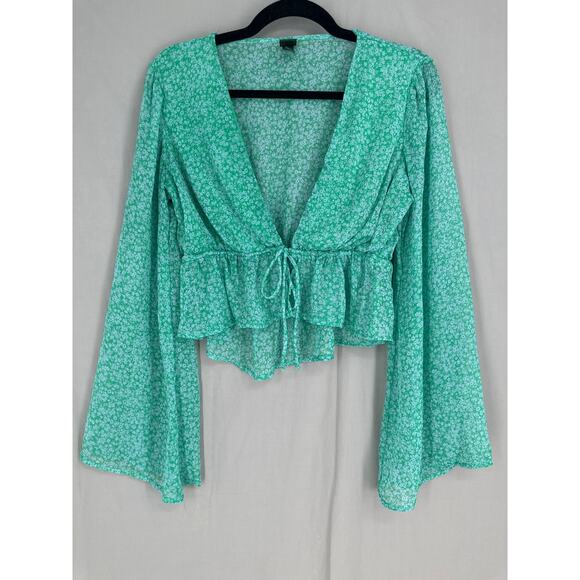 wild fable Tops - Wild Fable Top Womens Medium Green Floral Crop Plunge Bell Sleeve Boho Bohemian